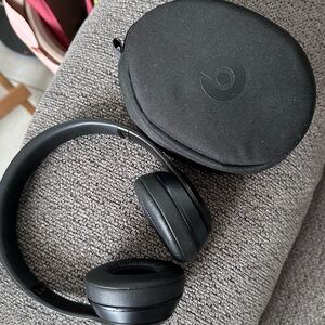 Beats Solo3 Wireless On-Ear Headphones